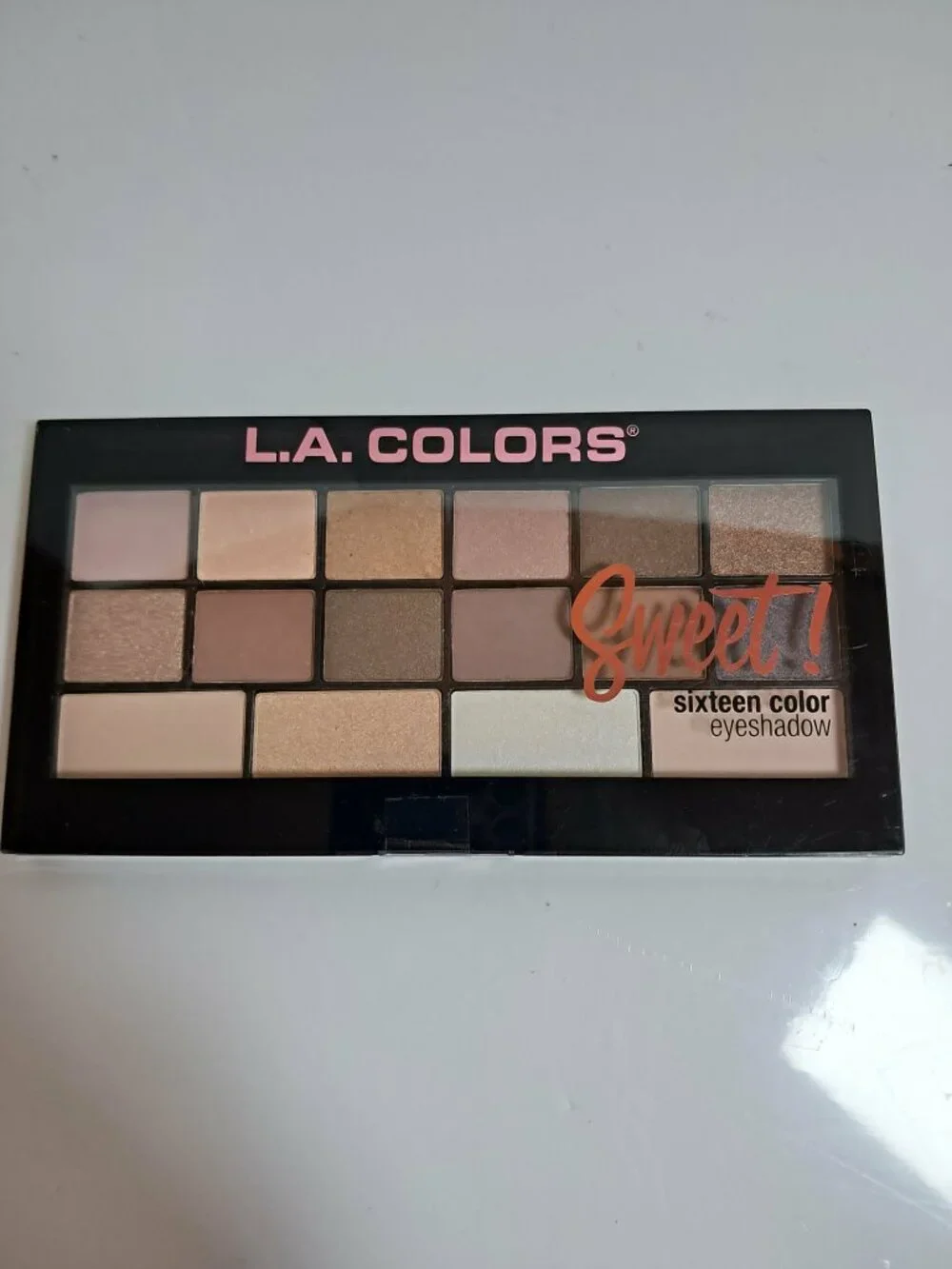 L.A. Colors Sweet Charming Eyeshadow Palette 16 Shades